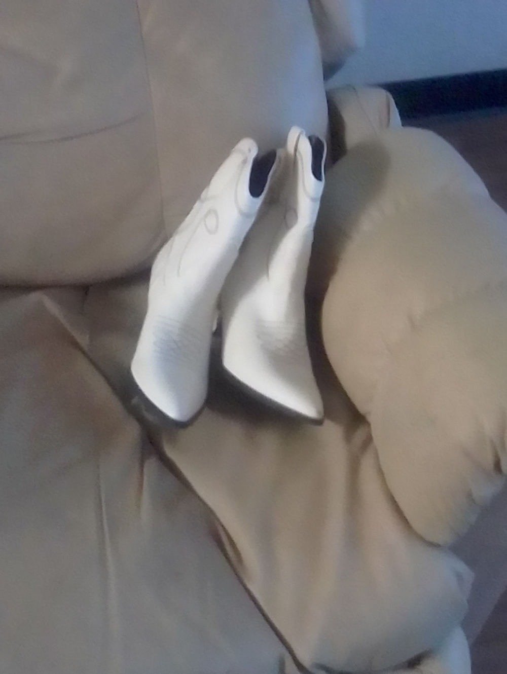 Women’s White Pointed Toe Ankle Boots